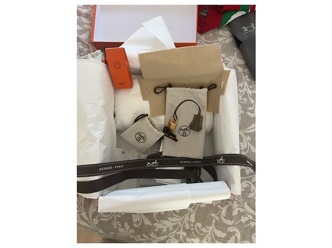 Hermès Kelly 28 scellier epsom étoupe Beige Grigio - vista 10