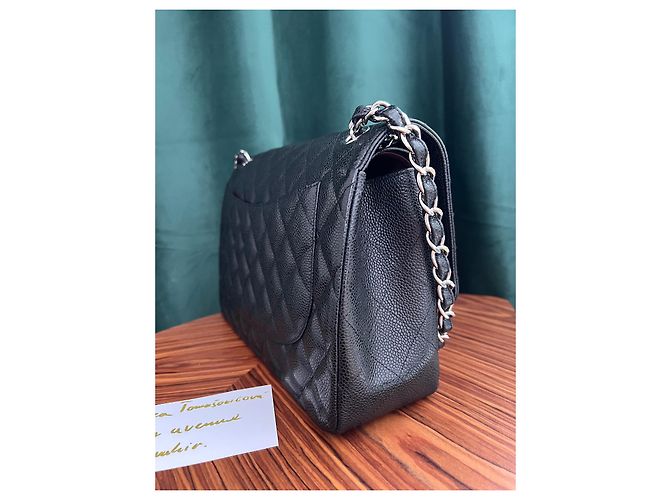 Chanel Classica patta foderata di caviale jumbo Nero Silver hardware - vista 3