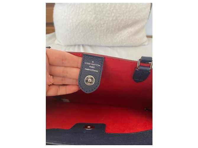 Borsa a mano Louis Vuitton Lockme in pelle blu navy - vista 10