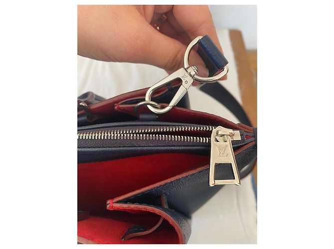 Borsa a mano Louis Vuitton Lockme in pelle blu navy - vista 5