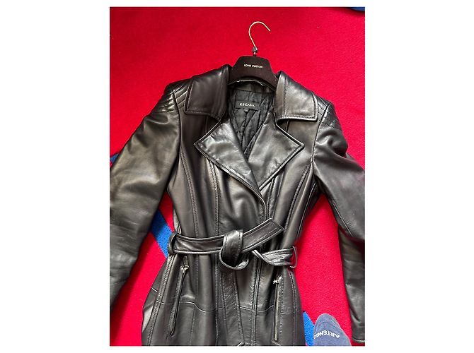 Escada Black Lambskin Coat Size 36 - view 4