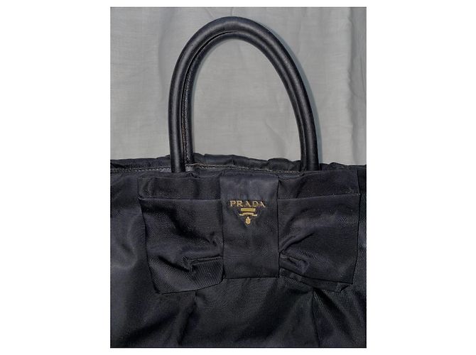 Ribbon Bolso Prada con lazo de nailon negro y asas de piel - vista 2