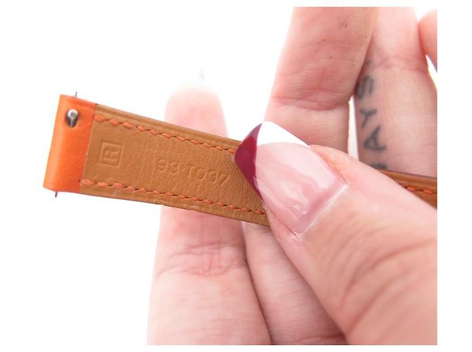 Hermès NOVA CORREIA HERMES PARA CAPE COD RELÓGIO FORRADO PM EM COURO LARANJA - vista 4