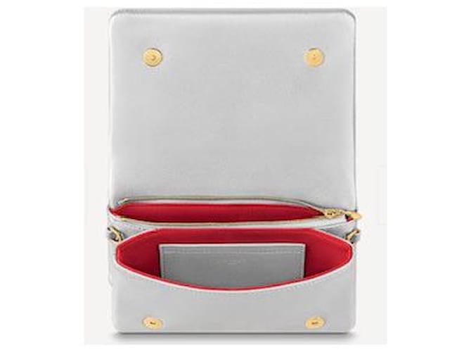 Louis Vuitton Pochette LV Coussin argento - vista 2