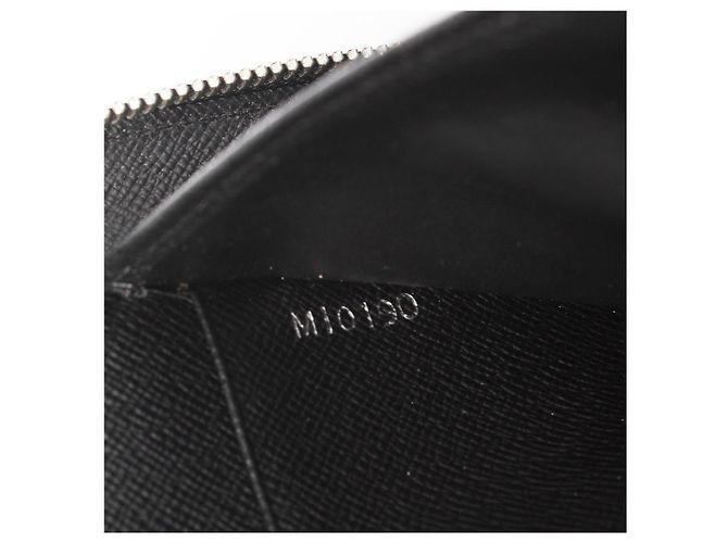 Louis Vuitton Portafoglio continentale in pelle Taiga Nero - vista 7