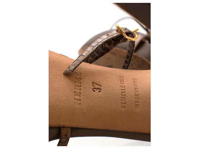 Trim Hermès Sandali in pelle marrone e pelle di serpente Beige - vista 10