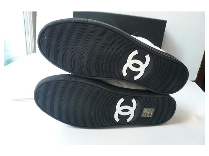 CHANEL Nuove sneakers beige e nere T41 Multicolore - vista 5