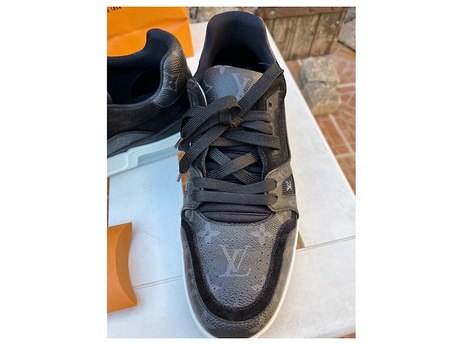 Sneakers Louis Vuitton LV Trainer Grigio Scuro Grigio antracite - vista 2