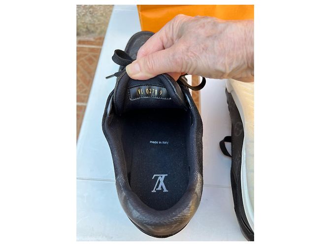 Sneakers Louis Vuitton LV Trainer Grigio Scuro Grigio antracite - vista 4