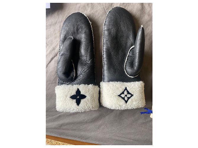Louis Vuitton mitten glove Black - view 2