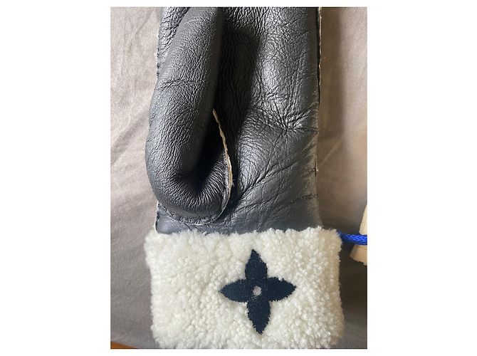 Louis Vuitton mitten glove Black - view 4