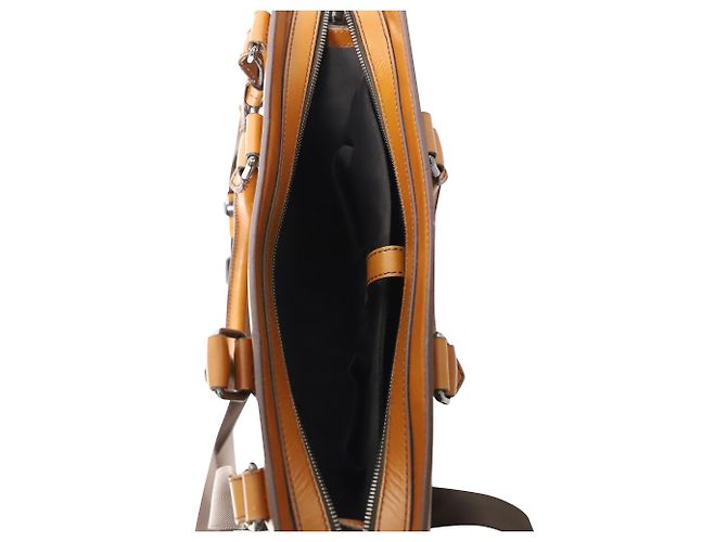 Hugo Boss Serviette Boss en Cuir Marron - vue 4