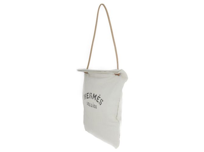 Hermès Aline Branco - vista 4
