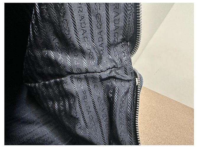 Tote Authentischer Prada Tessuto in begonienblauem, gestepptem Nylonstoff Schwarz - Ansicht 11