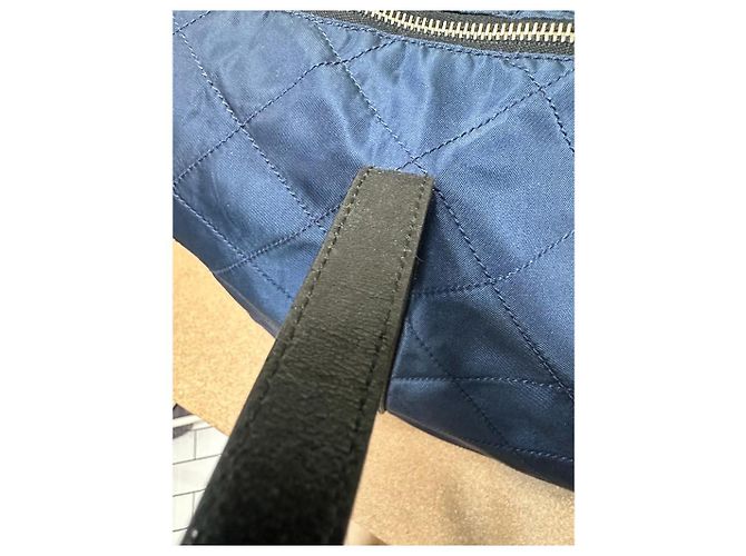 Tote Authentischer Prada Tessuto in begonienblauem, gestepptem Nylonstoff Schwarz - Ansicht 13