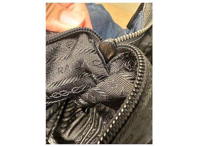 Tote Authentischer Prada Tessuto in begonienblauem, gestepptem Nylonstoff Schwarz - Ansicht 14