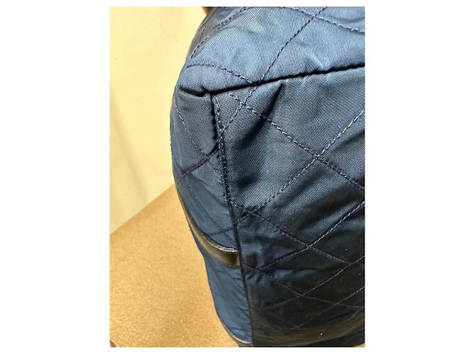 Tote Authentischer Prada Tessuto in begonienblauem, gestepptem Nylonstoff Schwarz - Ansicht 10