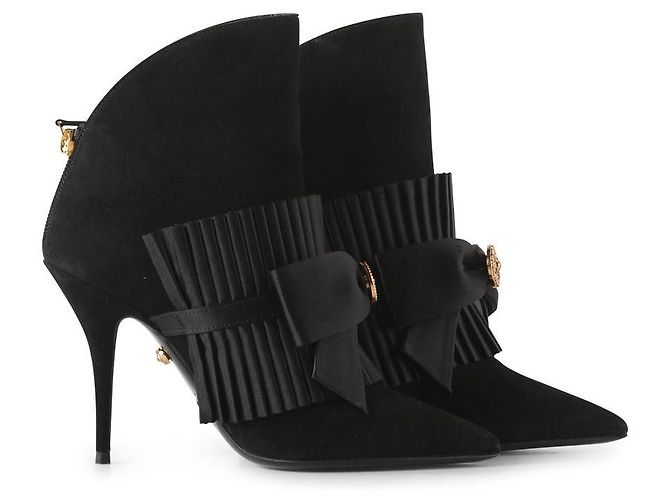 Stivaletto Fausto Puglisi In Camoscio Nero Con Pieghe In Raso E Fiocco - vista 2