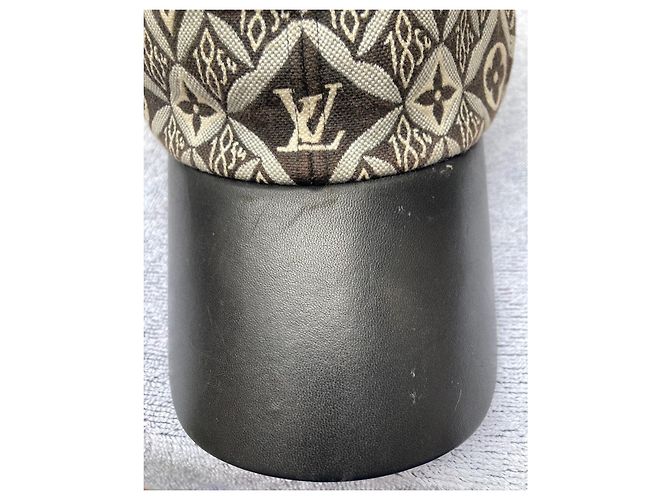 Wunderschöne Sammlerkappe aus Leder von Louis Vuitton Braun - Ansicht 2