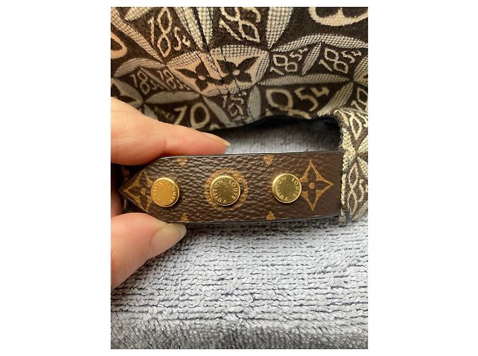 Wunderschöne Sammlerkappe aus Leder von Louis Vuitton Braun - Ansicht 6