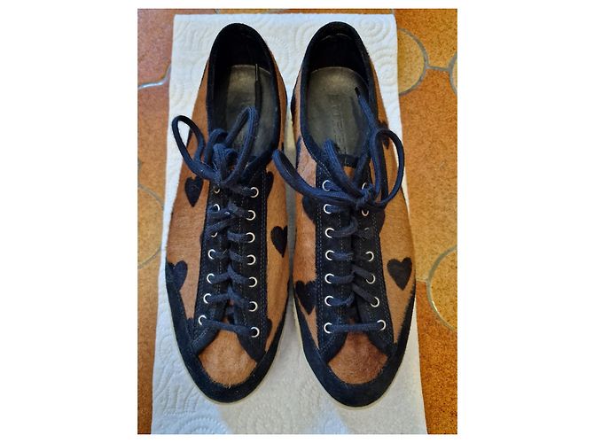 Burberry Cuori di cuoio e pelle di puledro Marrone Nero - vista 2