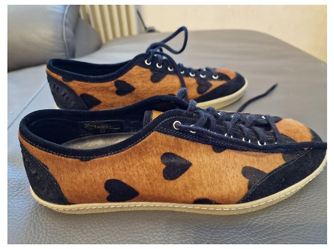 Burberry Cuori di cuoio e pelle di puledro Marrone Nero - vista 8