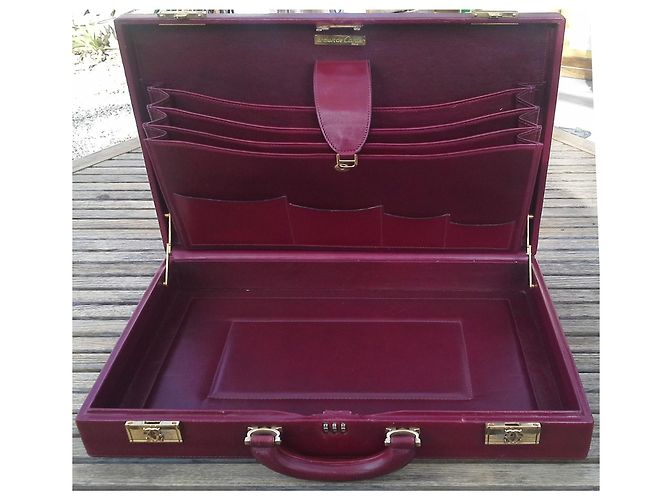 CARTELLA IN PELLE BORDEAUX MUST-HAVE DI CARTIER Bordò - vista 2