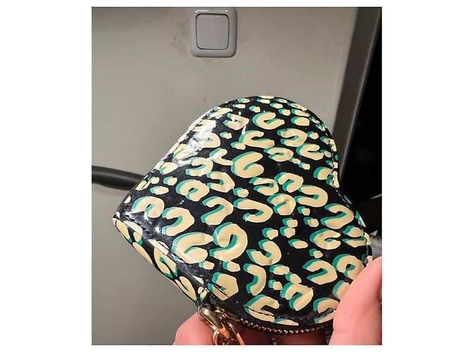 Louis Vuitton Monedero Zippy Corazón Estampado Leopardo Piel Patente Estampado de leopardo - vista 10