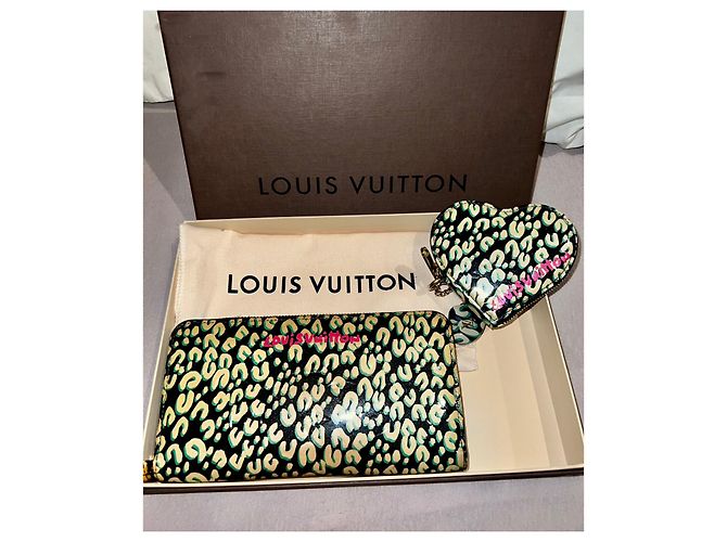 Louis Vuitton Monedero Zippy Corazón Estampado Leopardo Piel Patente Estampado de leopardo - vista 2