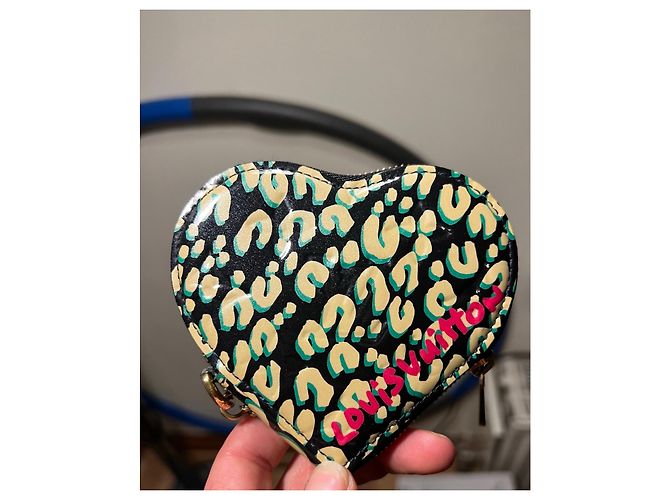 Louis Vuitton Monedero Zippy Corazón Estampado Leopardo Piel Patente Estampado de leopardo - vista 6
