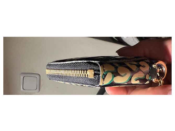Louis Vuitton Monedero Zippy Corazón Estampado Leopardo Piel Patente Estampado de leopardo - vista 9