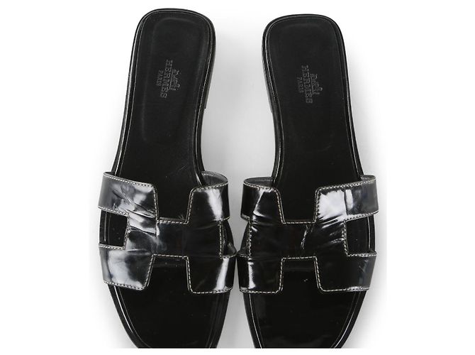 Hermès Hermes Schwarzes Lackleder Oran Flat Slides - vista 6