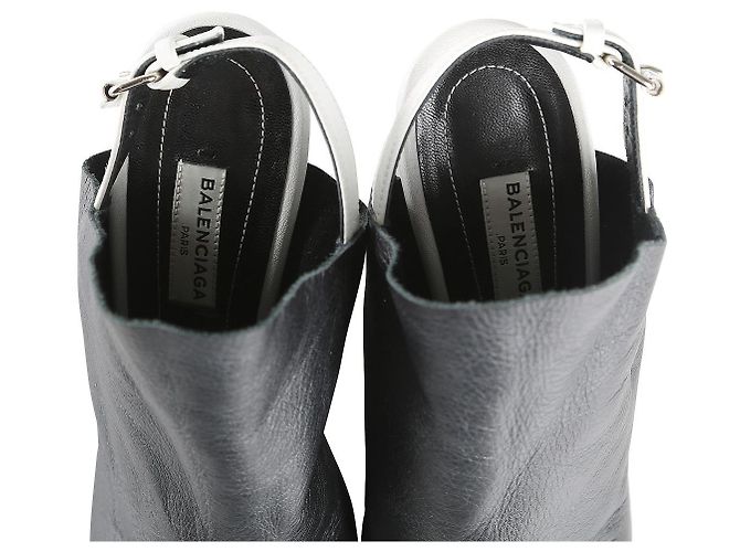 Balenciaga Sandali con zeppa in pelle nera e bianca - vista 6