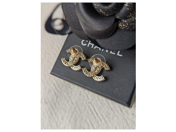 Chanel CC F18V GHW Logo classico orecchini scatola di cristallo D'oro - vista 10