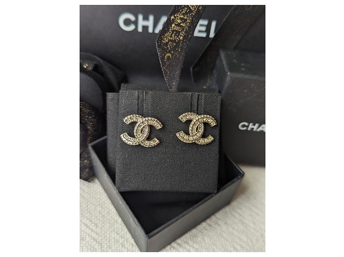 Chanel CC F18V GHW Logo classico orecchini scatola di cristallo D'oro - vista 2
