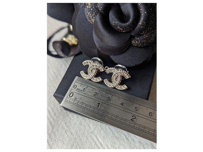 Chanel CC F18V GHW Logo classico orecchini scatola di cristallo D'oro - vista 4