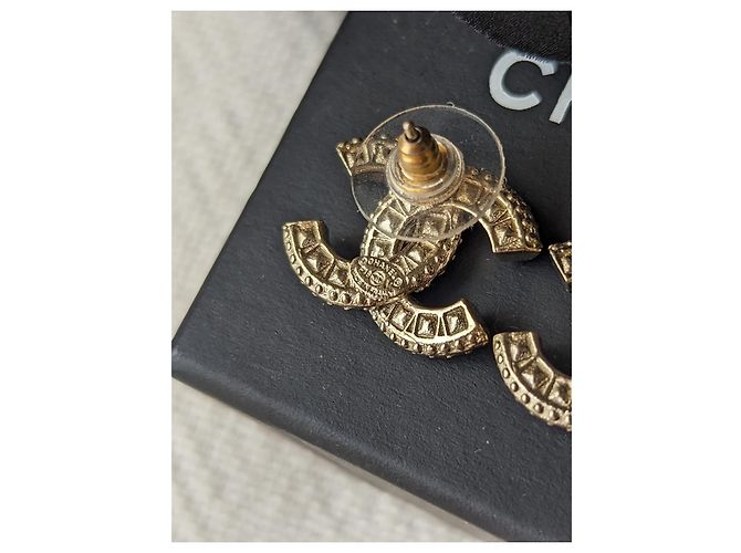 Chanel CC F18V GHW Logo classico orecchini scatola di cristallo D'oro - vista 9