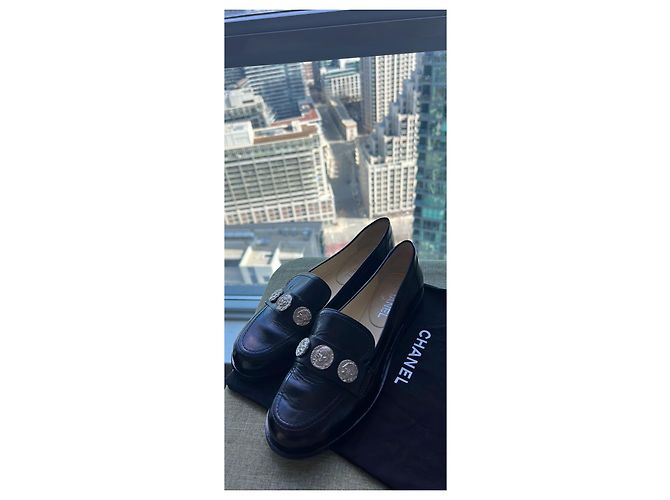 Mocassini Chanel In Pelle Nera Con Monete Nero - vista 2
