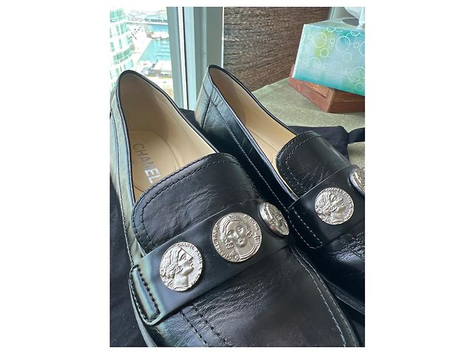 Mocassini Chanel In Pelle Nera Con Monete Nero - vista 5