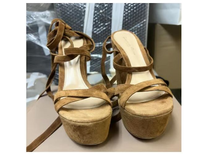 Sandali con zeppa Gianvito Rossi Luggage scamosciato caramello - vista 3