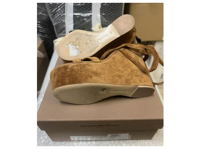 Sandali con zeppa Gianvito Rossi Luggage scamosciato caramello - vista 6
