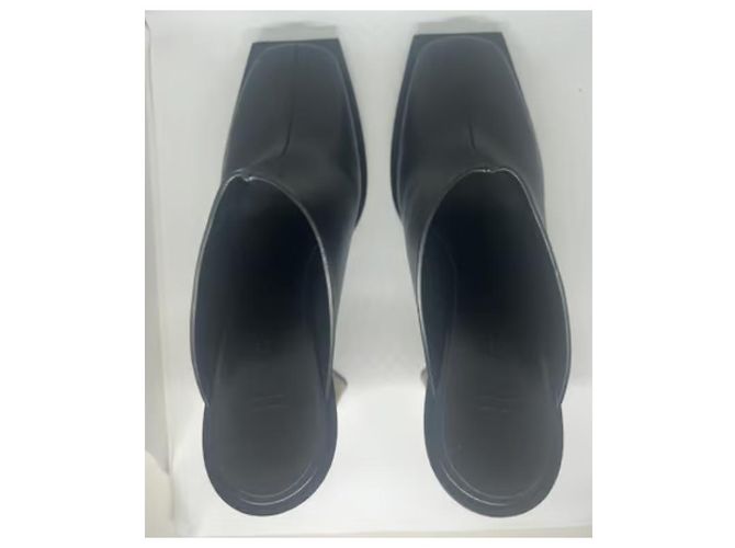 Mules Givenchy in pelle nera con tacco 10cm Nero - vista 3