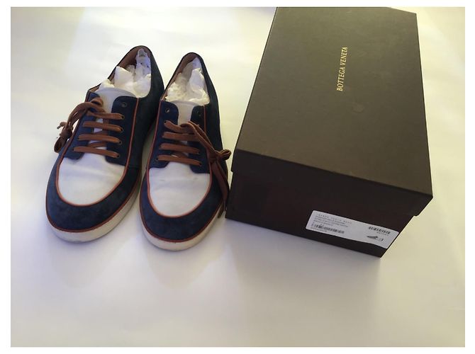 Scarpa bassa da uomo in camoscio di Bottega Veneta Blu navy - vista 2