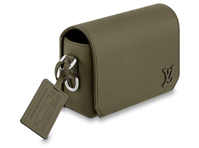 Louis Vuitton Aerogramma del portafoglio indossabile LV Fastline Cachi - vista 4