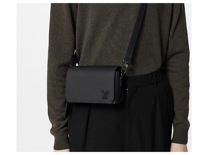 Louis Vuitton Aerogramma del portafoglio indossabile LV Fastline Nero - vista 3
