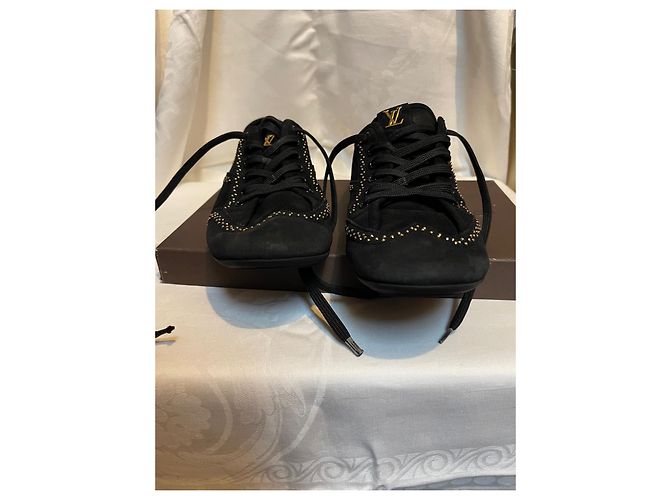 Sneakers Louis Vuitton Lyrics in camoscio nero e dettagli dorati Gold hardware - vista 2