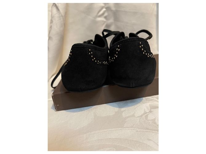 Sneakers Louis Vuitton Lyrics in camoscio nero e dettagli dorati Gold hardware - vista 8