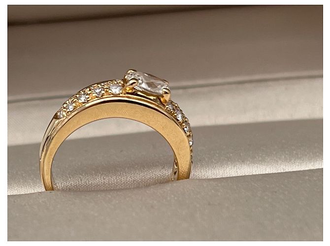 Anello Boucheron Axelle in oro giallo e diamanti D'oro - vista 4