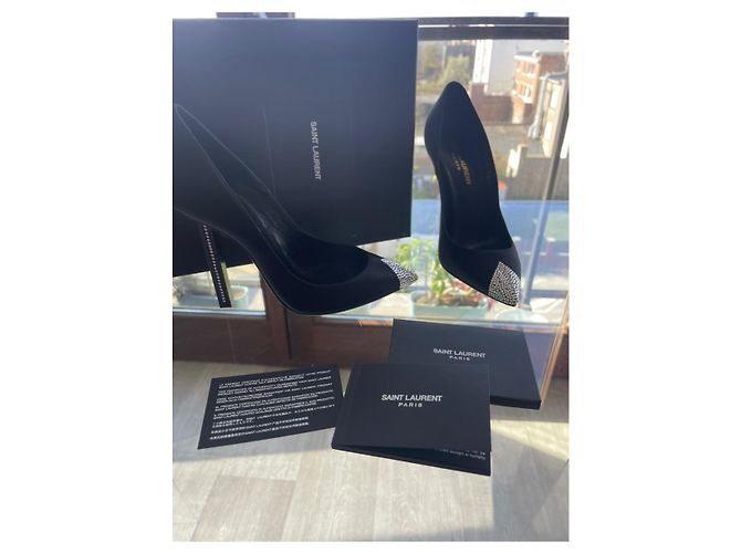 Yves Saint Laurent Torre 110 DÉCOLLETÉ NERO SATINATO E CRISTALLI BIANCHI Metallico - vista 5