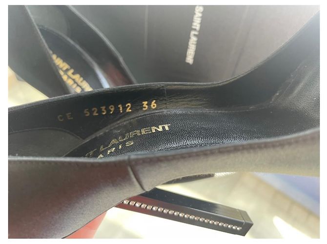 Yves Saint Laurent Torre 110 DÉCOLLETÉ NERO SATINATO E CRISTALLI BIANCHI Metallico - vista 8